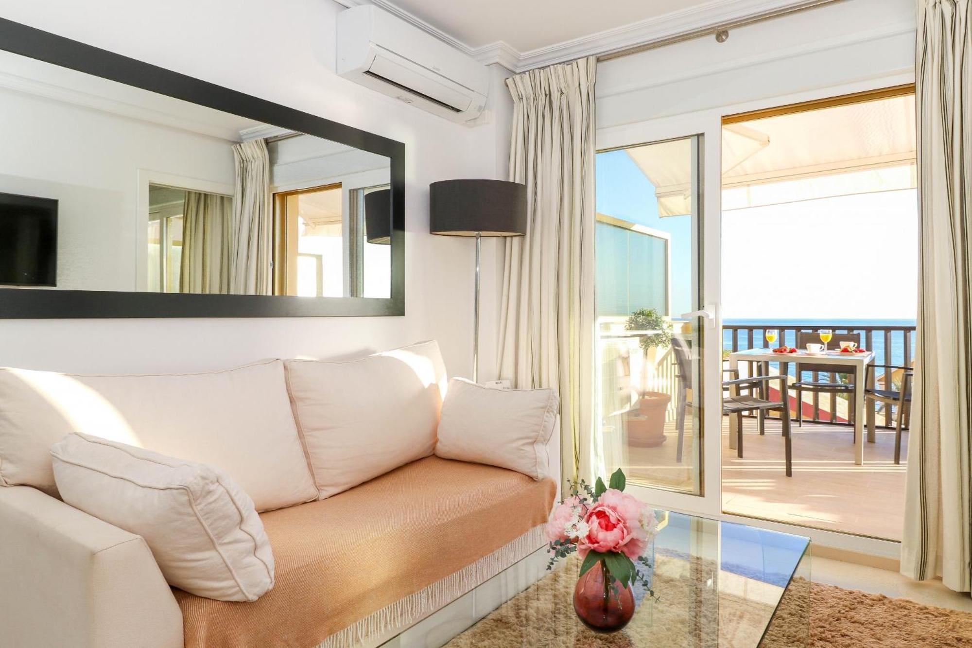 Romana Playa Apartment By The Beach Marbella Exterior photo