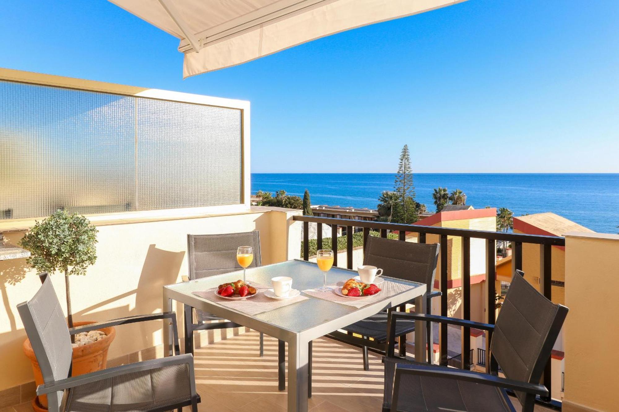 Romana Playa Apartment By The Beach Marbella Exterior photo