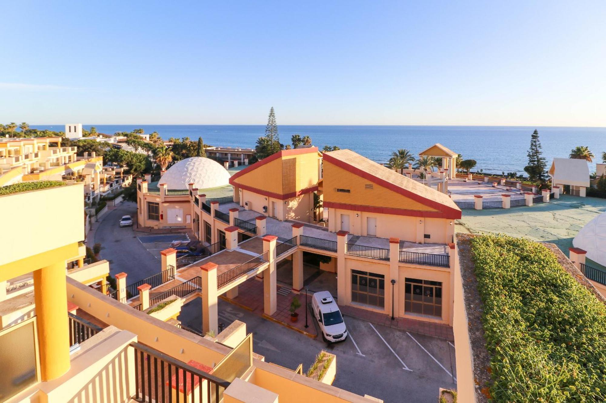 Romana Playa Apartment By The Beach Marbella Exterior photo