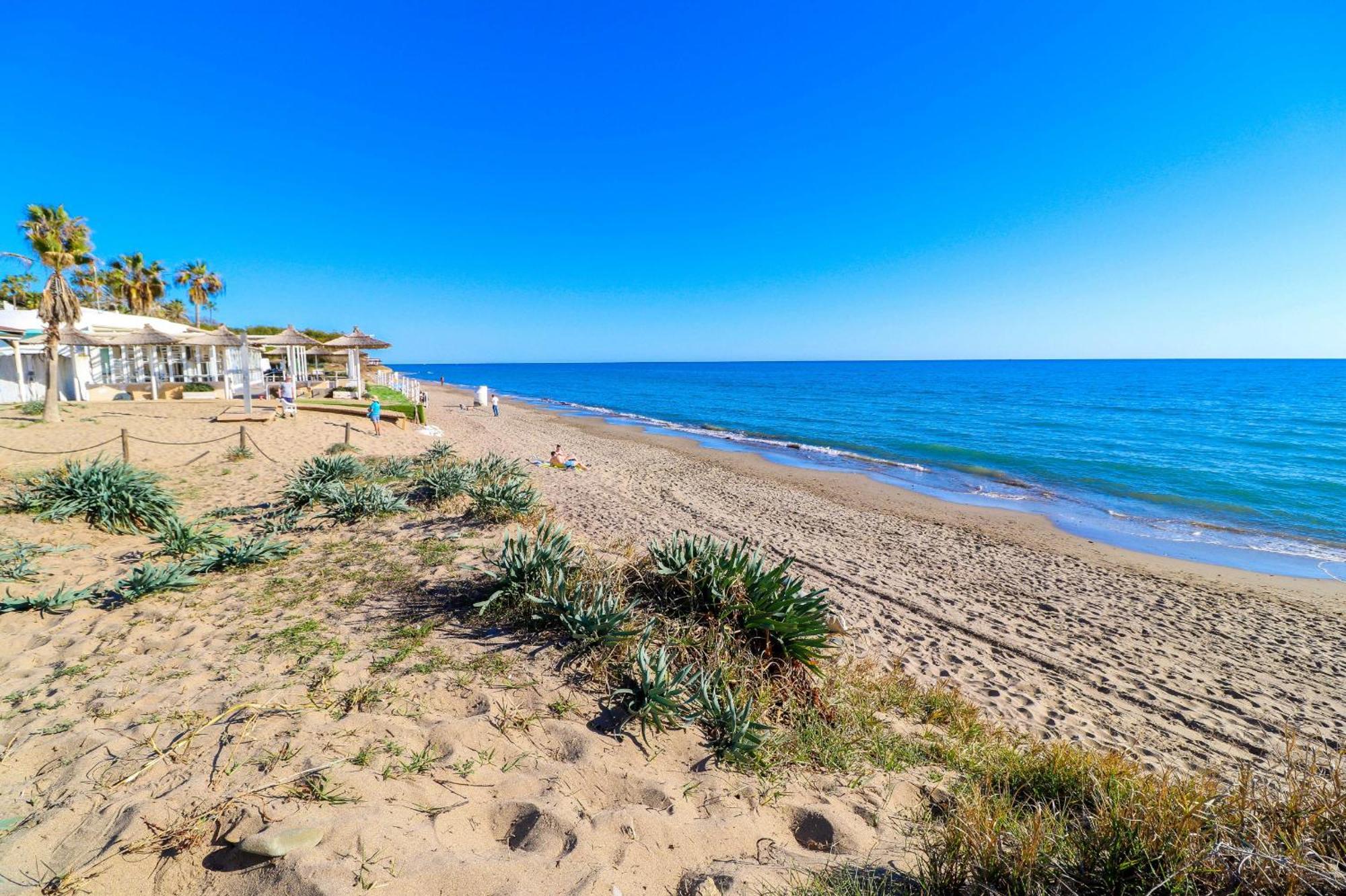 Romana Playa Apartment By The Beach Marbella Exterior photo